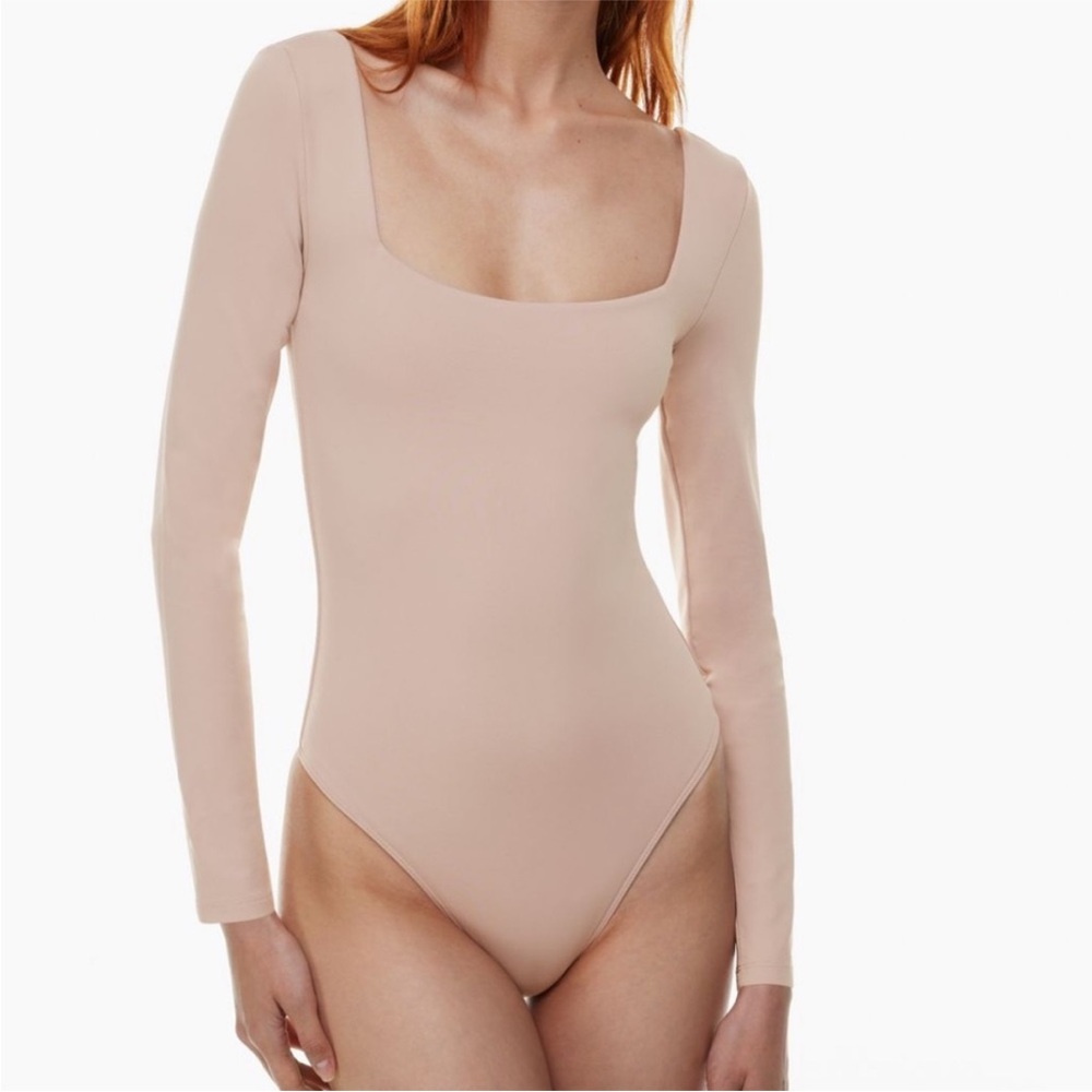 NWT Aritzia Babaton Contour Longsleeve Square Neck in Barely Blush